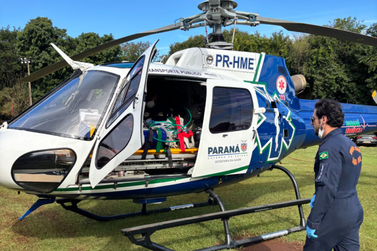 Paciente &eacute; transferido de helic&oacute;ptero de Foz para hospital especializado em Pato Branco