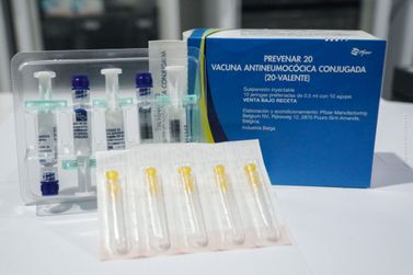 Vacina in&eacute;dita contra pneumonia e meningite j&aacute; est&aacute; dispon&iacute;vel de gra&ccedil;a nas 28 UBSs