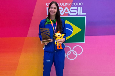 Atleta de Foz &eacute; convocada para laborat&oacute;rio da Sele&ccedil;&atilde;o Brasileira de V&ocirc;lei