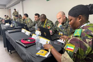 Exerc&iacute;cio em Foz prev&ecirc; defesa contra drones, explosivos e resgate aerom&eacute;dico