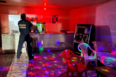 Mulheres cruzavam fronteira j&aacute; com d&iacute;vida em esquema de explora&ccedil;&atilde;o sexual, diz PF