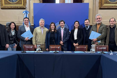 Ap&oacute;s filas de at&eacute; 4 horas, Argentina discute mudan&ccedil;as na fronteira com Foz do Igua&ccedil;u