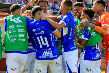 Foz derruba Athletico com gol ol&iacute;mpico e sobe para segundo na Copa Paran&aacute;
