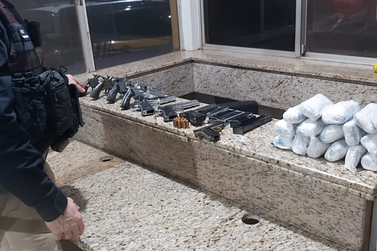 Mulheres s&atilde;o presas com oito armas e 3,4 kg de haxixe em &ocirc;nibus na BR-277