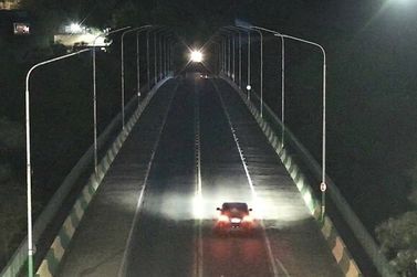 Ponte Tancredo Neves est&aacute; &agrave;s escuras h&aacute; dias na fronteira entre Brasil e Argentina