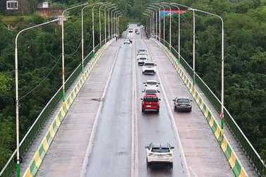 Argentina restringe sa&iacute;da de gr&atilde;os e embalagens grandes por Puerto Iguaz&uacute;