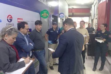 Loja denuncia sumi&ccedil;o de 50 celulares e dinheiro em shopping de Ciudad del Este