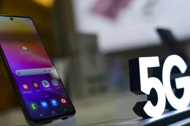 Prefeitura de Foz abre licita&ccedil;&atilde;o para contratar 848 linhas de celular por R$ 65 mil