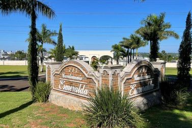 Terreno &agrave; venda - 610m&sup2; - Condom&iacute;nio Residencial Esmeralda