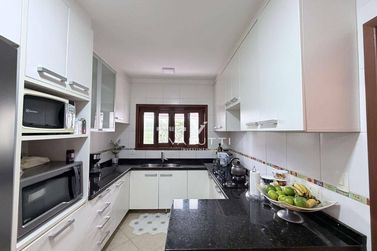 Casa &agrave; venda - 388m&sup2; - Condom&iacute;nio Vila Residencial B
