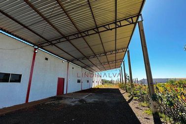 Sal&atilde;o Comercial para alugar - 720m&sup2; - Distrito Industrial