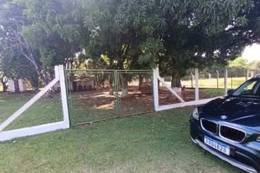 Ch&aacute;cara &agrave; venda - 150m&sup2; - Mata Verde
