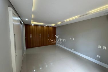 Casa &agrave; venda - 382m&sup2; - Condom&iacute;nio Vila Residencial B