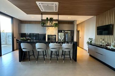 Sobrado &agrave; venda - 356m&sup2; - Condom&iacute;nio &Aacute;guas Claras
