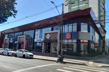 Sal&atilde;o Comercial para alugar - 157m&sup2; - Centro