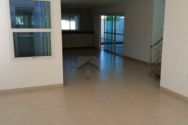 Sobrado &agrave; venda - 180m&sup2; - Jardim Naipi