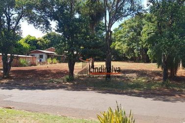 Terreno para alugar - 1800m&sup2; - Centro