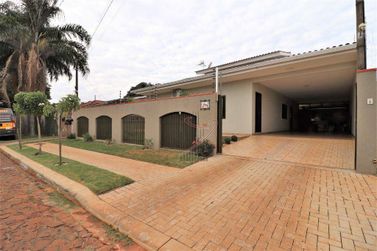 Casa &agrave; venda - 242m&sup2; - Jardim Bourbon