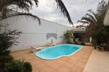 Sobrado &agrave; venda - 245m&sup2; - Jardim Sao Rafael I