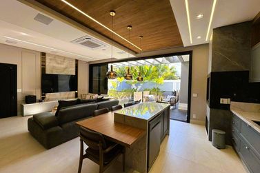 Casa &agrave; venda - 280m&sup2; - Royal Boulevard Yacht Residence e Resort