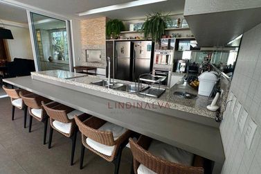 Sobrado &agrave; venda - 750m&sup2; - Condom&iacute;nio Residencial Castel Franco