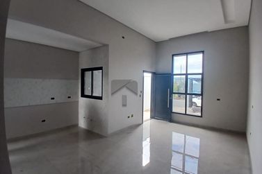 Casa &agrave; venda - 70m&sup2; - Lote Grande