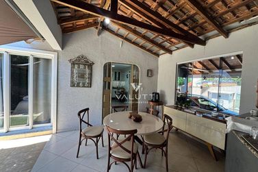 Casa &agrave; venda - 200m&sup2; - Vila A