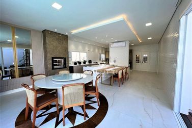 Sobrado &agrave; venda - 330m&sup2; - Condom&iacute;nio Residencial Vila A Park