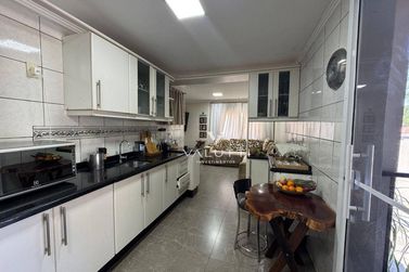 Casa &agrave; venda - 200m&sup2; - Vila A