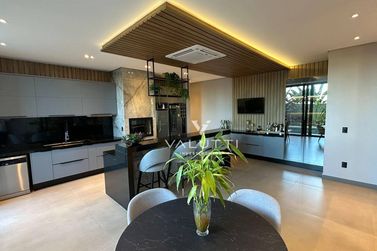 Sobrado &agrave; venda - 356m&sup2; - Condom&iacute;nio &Aacute;guas Claras