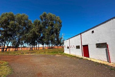 Sal&atilde;o Comercial para alugar - 720m&sup2; - Distrito Industrial