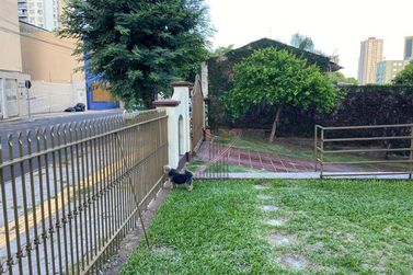 Casa &agrave; venda - 320m&sup2; - Centro