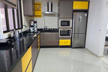 Sobrado &agrave; venda - 200m&sup2; - Jardim Itamaraty