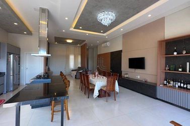 Casa &agrave; venda - 248m&sup2; - Condom&iacute;nio Horizontal Fechado Arco de Paris