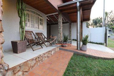 Casa &agrave; venda - 205m&sup2; - Cj Res Apor&aacute;