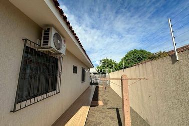 Casa &agrave; venda - 250m&sup2; - Jardim Dona F&aacute;tima Osman