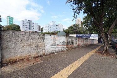 Terreno &agrave; venda - 5400m&sup2; - Centro