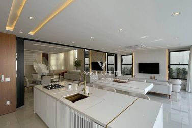 Sobrado &agrave; venda - 472m&sup2; - Condom&iacute;nio Residencial Esmeralda