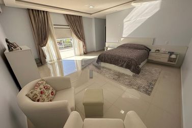 Casa &agrave; venda - 338m&sup2; - Klp