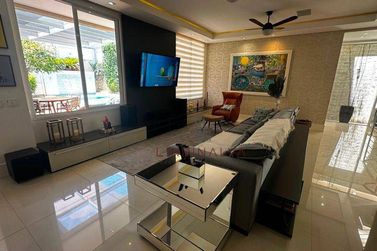 Sobrado &agrave; venda - 750m&sup2; - Condom&iacute;nio Residencial Castel Franco