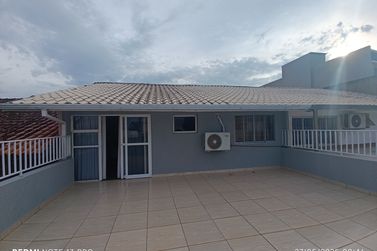 Sobrado &agrave; venda - 150m&sup2; - Centro