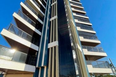 Apartamento &agrave; venda - 340m&sup2; - Centro