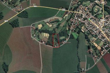 Ch&aacute;cara &agrave; venda - 28260m&sup2; - Centro
