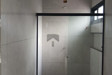 Casa &agrave; venda - 70m&sup2; - Lote Grande