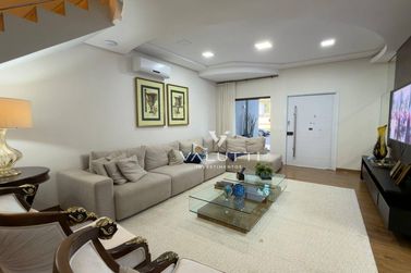 Sobrado &agrave; venda - 609m&sup2; - Condom&iacute;nio Residencial Castel Franco