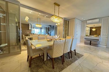 Apartamento &agrave; venda - 216m&sup2; - Edif&iacute;cio Maison Mont Blanc