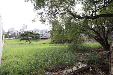 Terreno &agrave; venda - 5400m&sup2; - Centro