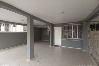 Sobrado &agrave; venda - 150m&sup2; - Centro