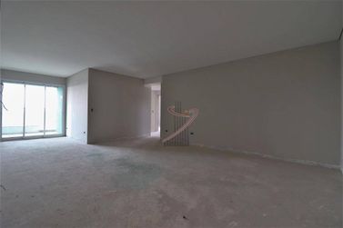 Apartamento &agrave; venda - 122m&sup2; - Edif&iacute;cio Residencial Esmeralda