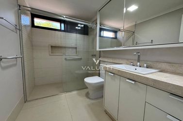 Casa &agrave; venda - 382m&sup2; - Condom&iacute;nio Vila Residencial B